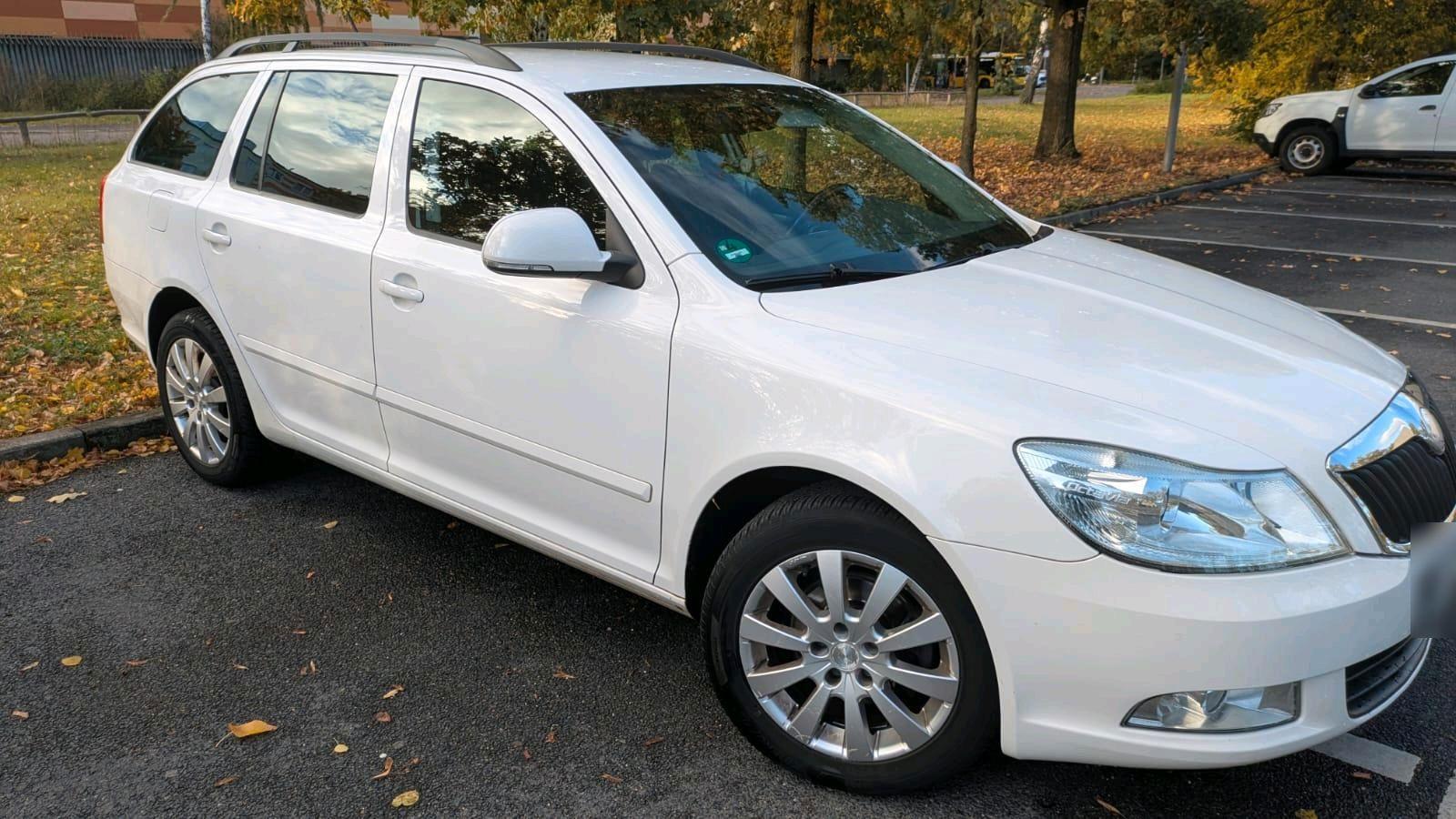 Skoda Octavia 2009 — engine 160 HP (118kW)