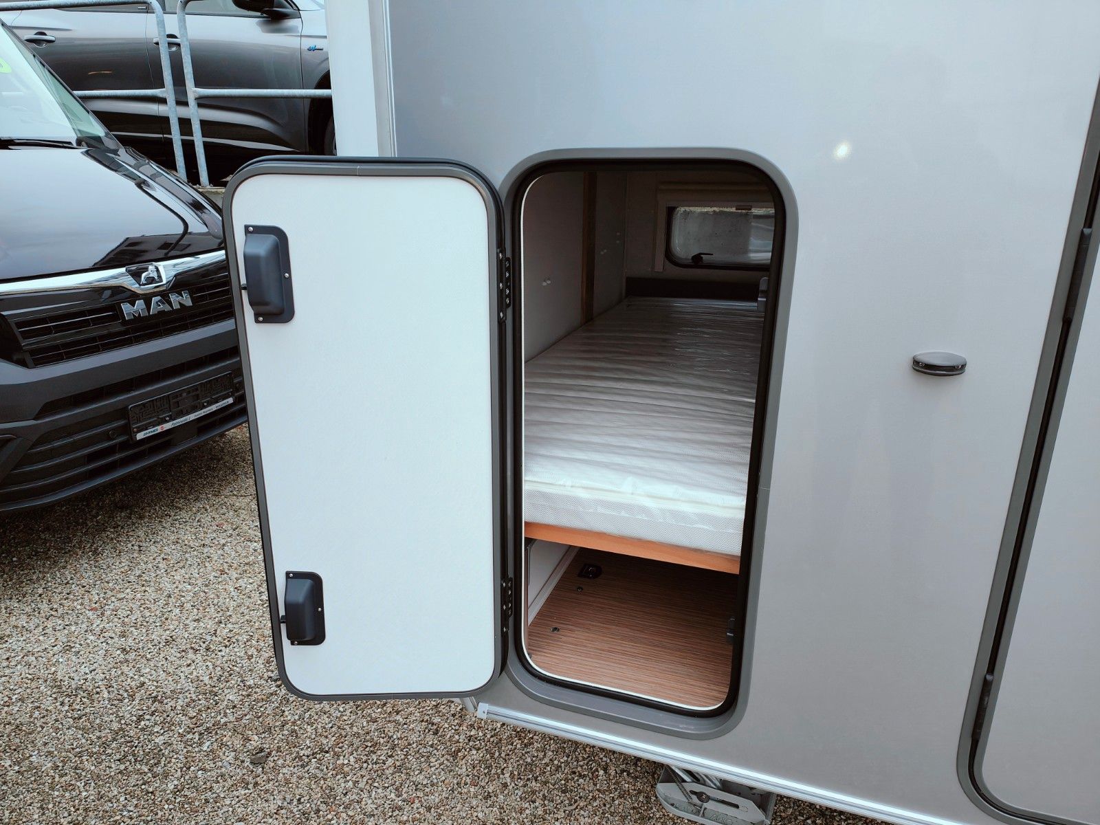 Fahrzeugabbildung HYMER / ERIBA / HYMERCAR Nova Light 515 - SIE SPAREN 3.469€ !!! -