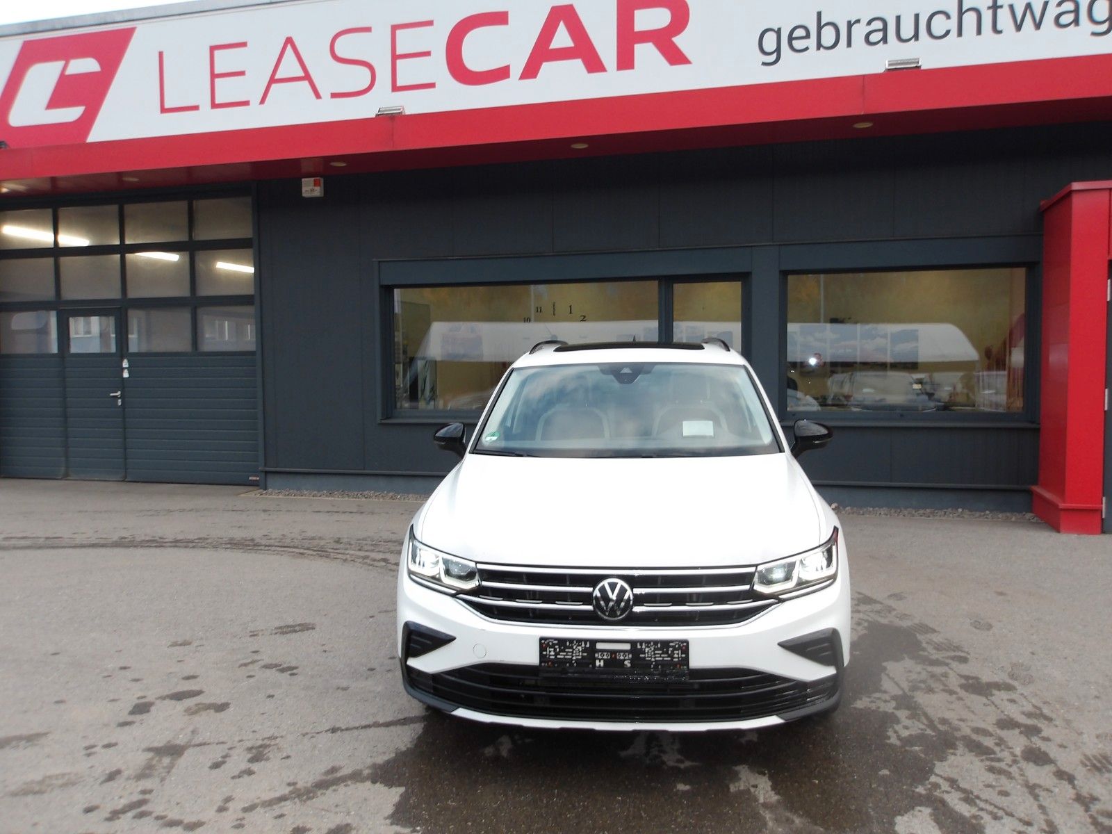 Volkswagen Tiguan Urban Sport 4M. "SD,AHV" EXp € 15750.- imagem 2