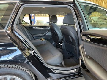 BMW 520 Touring 520 d *1.HAND*HUD*NAVI*KAM*LED*AHK*