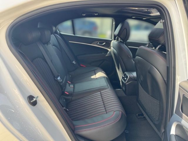 Fahrzeugabbildung Genesis G70 Shooting Brake 2.2D RWD Sport Sportpaket Nav