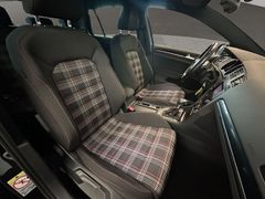 VW Golf GTI BMT Automatik Navi PDC Bi-Xenon SHZ