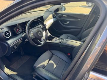 Mercedes E 220 - 5