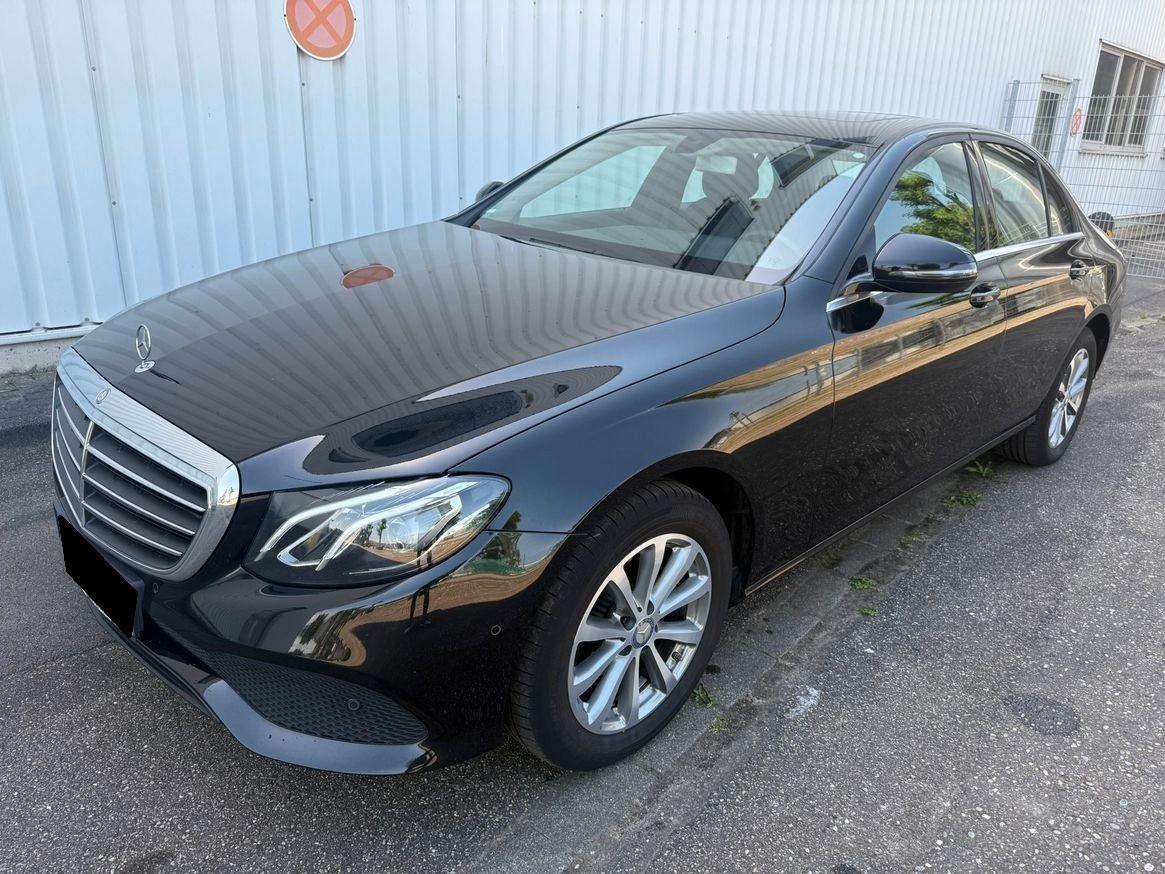 Mercedes-Benz E220 d Lim. AUTOMATIK SCHIEBEDACH AHK