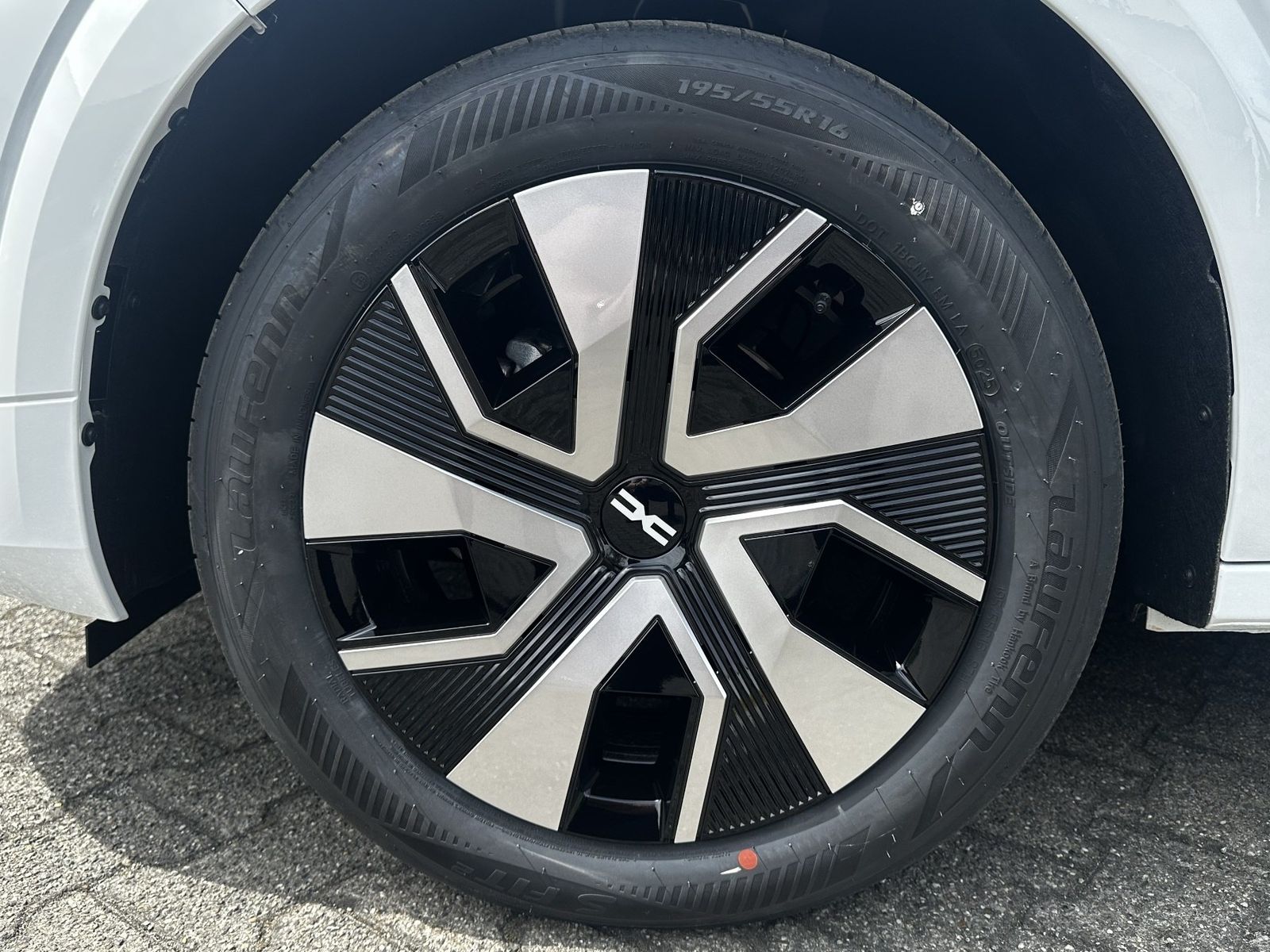 Fahrzeugabbildung Dacia Sandero Expression TCe 100