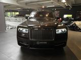 Rolls-Royce Cullinan Voll!! Panor. 22" RearTV Navi LED Klima - Rolls-Royce Cullinan aus 2019