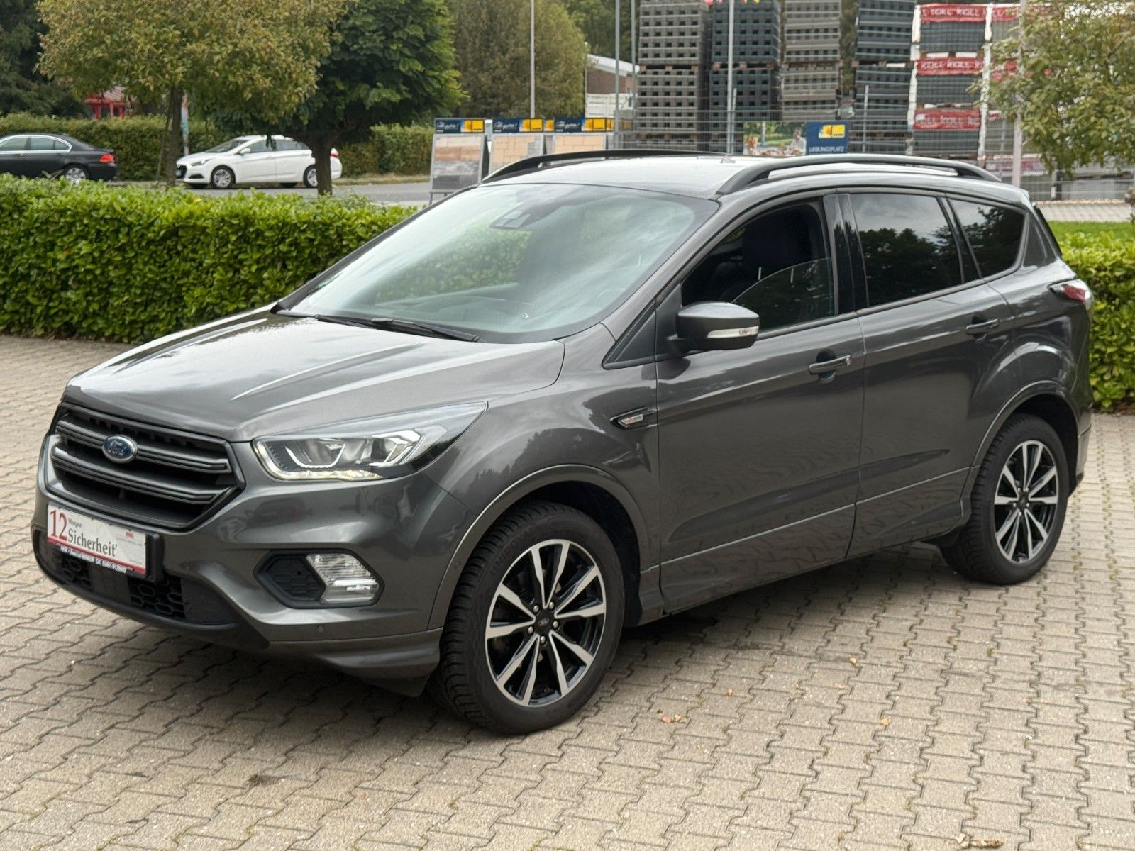 Ford Kuga - 1