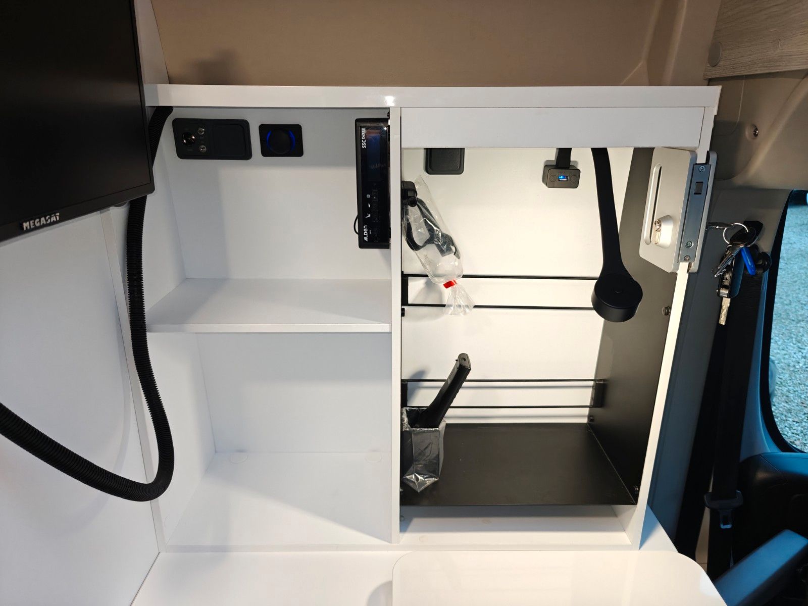 Fahrzeugabbildung Roller Team Livingstone Next 540 - SAT, TV, Solar, Kamera -