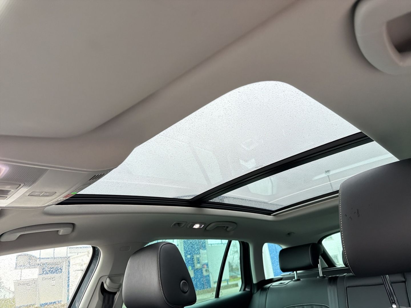 Superb 2.0 TSI DSG Combi L&K *PANO*NAVI*ACC*