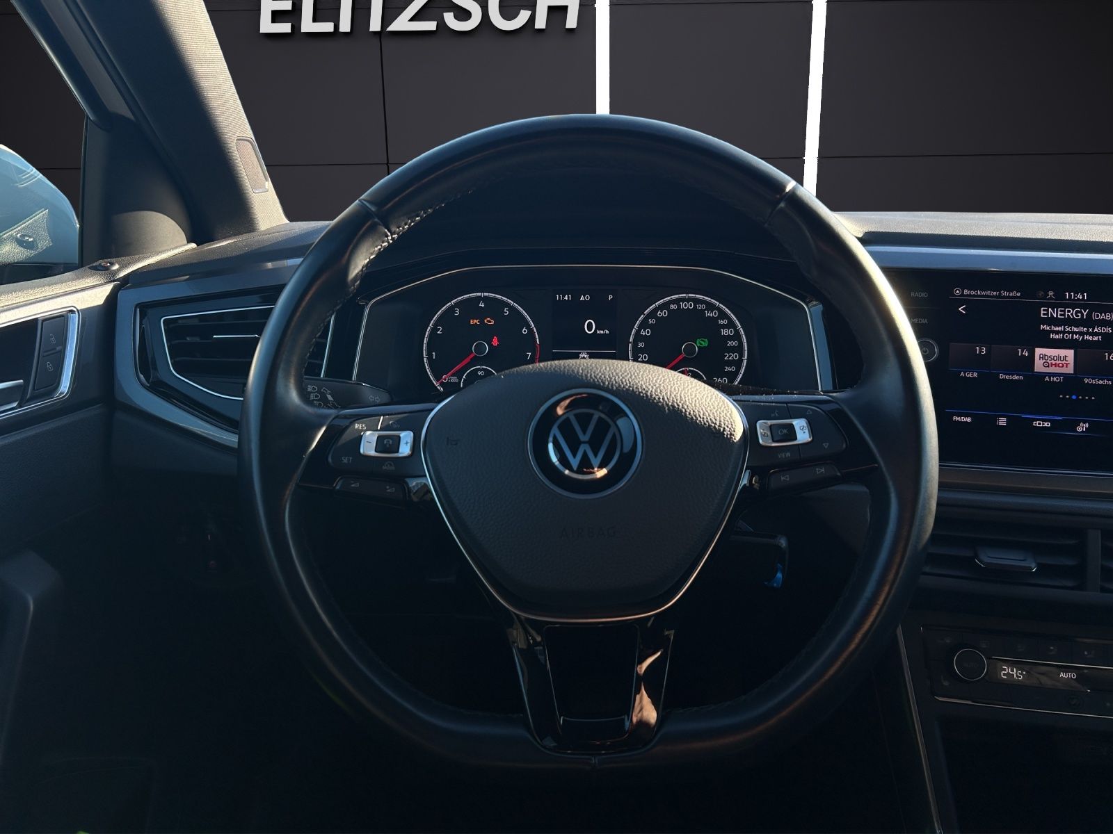 Fahrzeugabbildung Volkswagen Polo Highline TSI DSG LED ACC SH PDC Climatronic