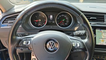 Volkswagen Tiguan - 12