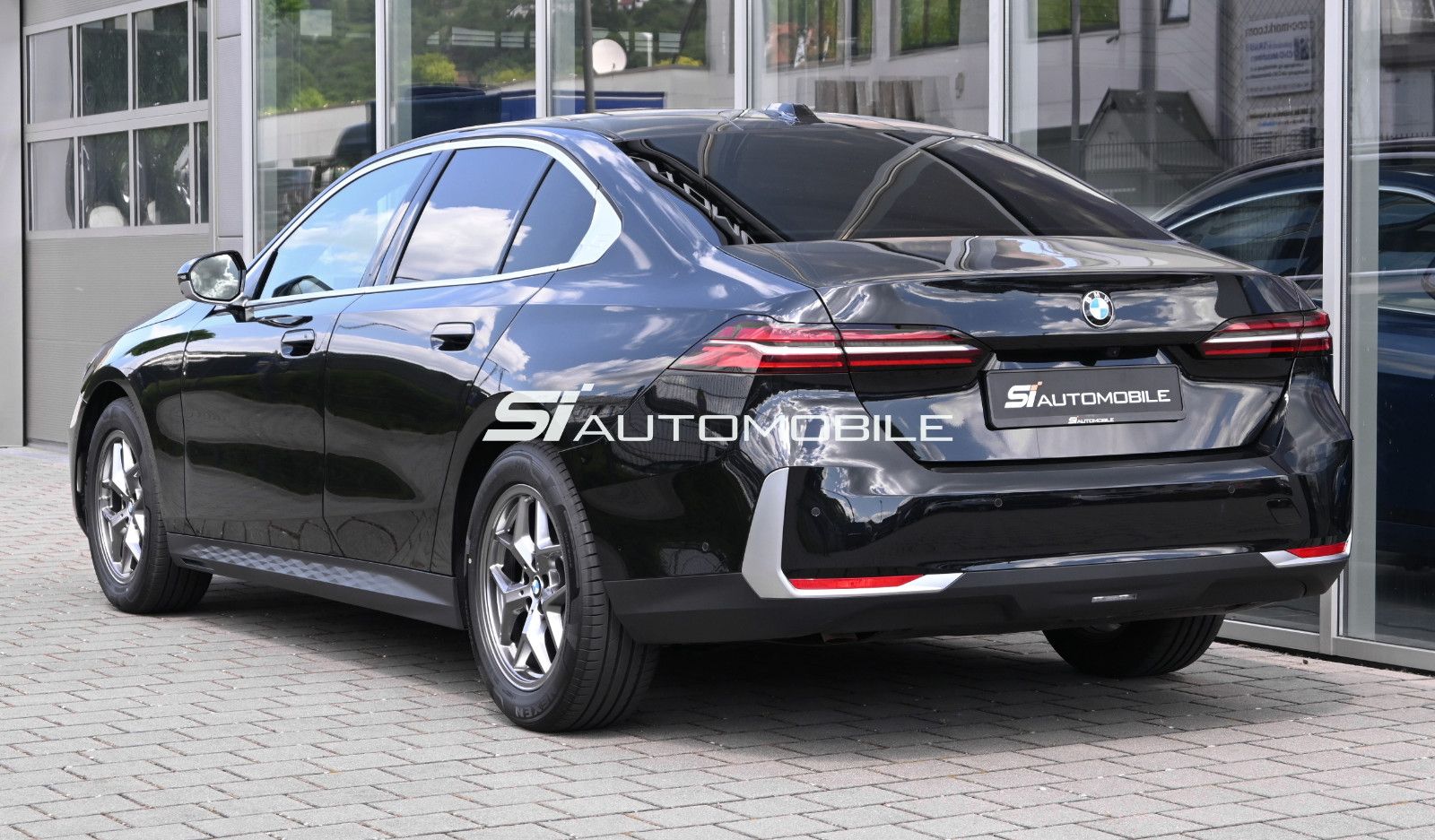 Fahrzeugabbildung BMW 520d xDr. °ACC°MERINO°STANDHEIZ°360°PANO°SITZBEL
