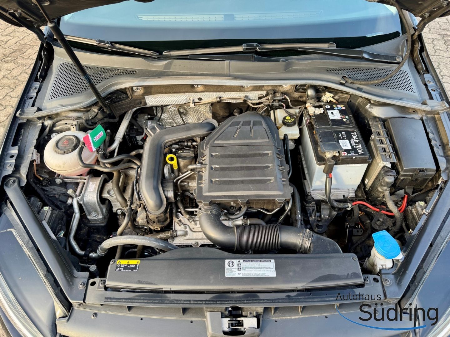 Golf VII 1,0 TSI IQ.Drive AHK ACC SHZ PDCv+h