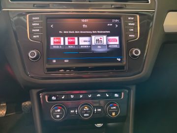 Volkswagen Tiguan - 12