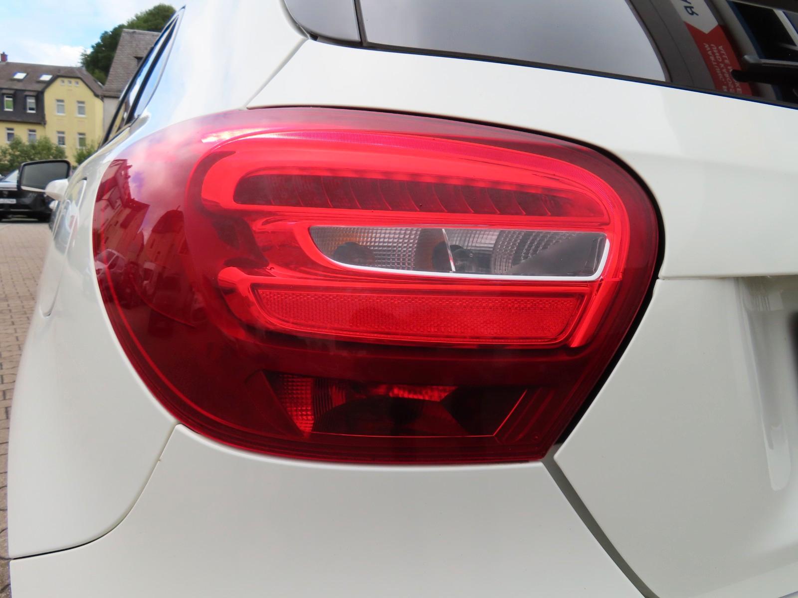 Mercedes-Benz A 250 4MATIC Urban 7G-DCT*Sitzheiz.*Navi*