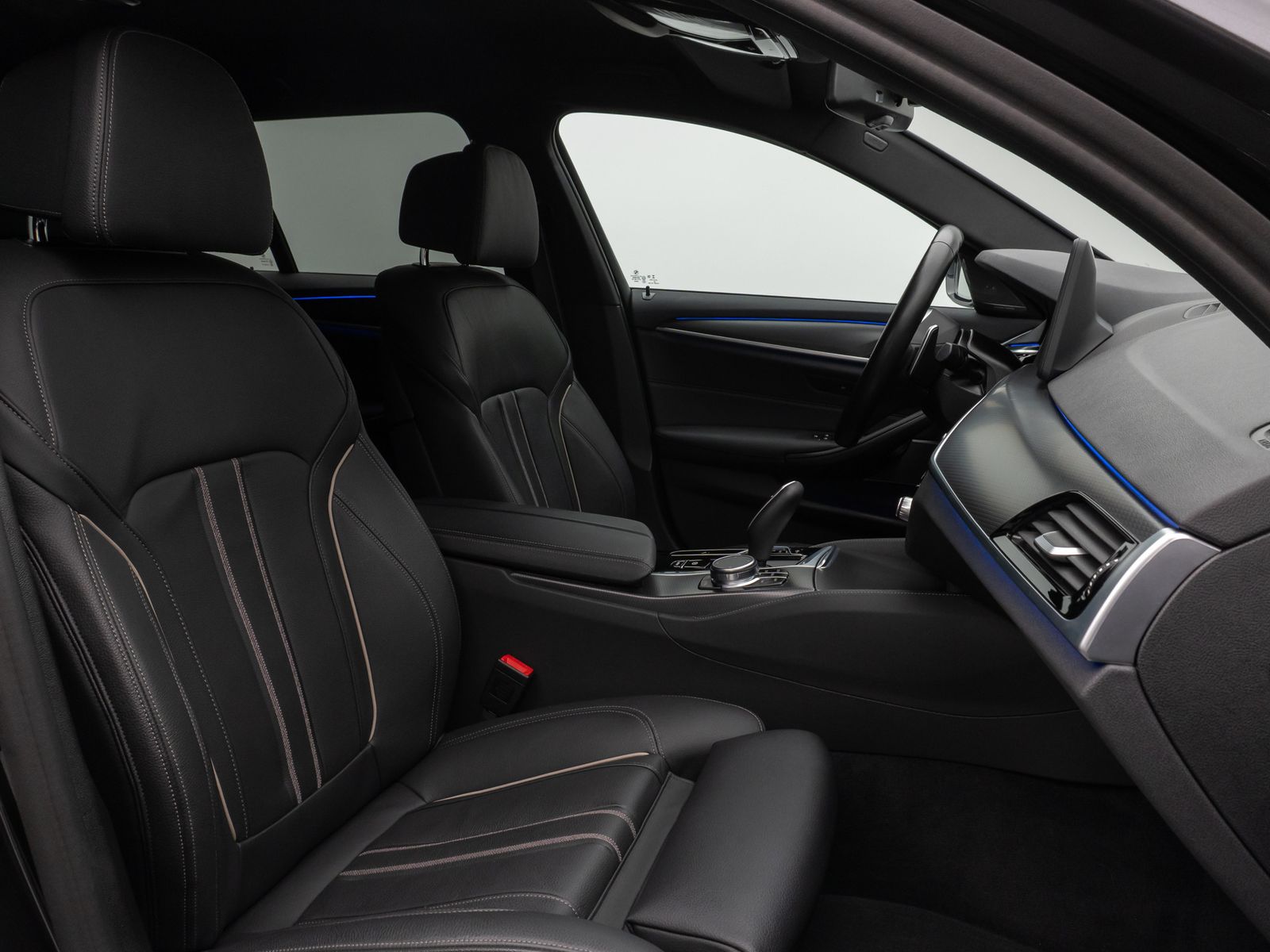 Fahrzeugabbildung BMW 540d xD M Sport Pro Kamera HUD DAB H/K AHK Alarm