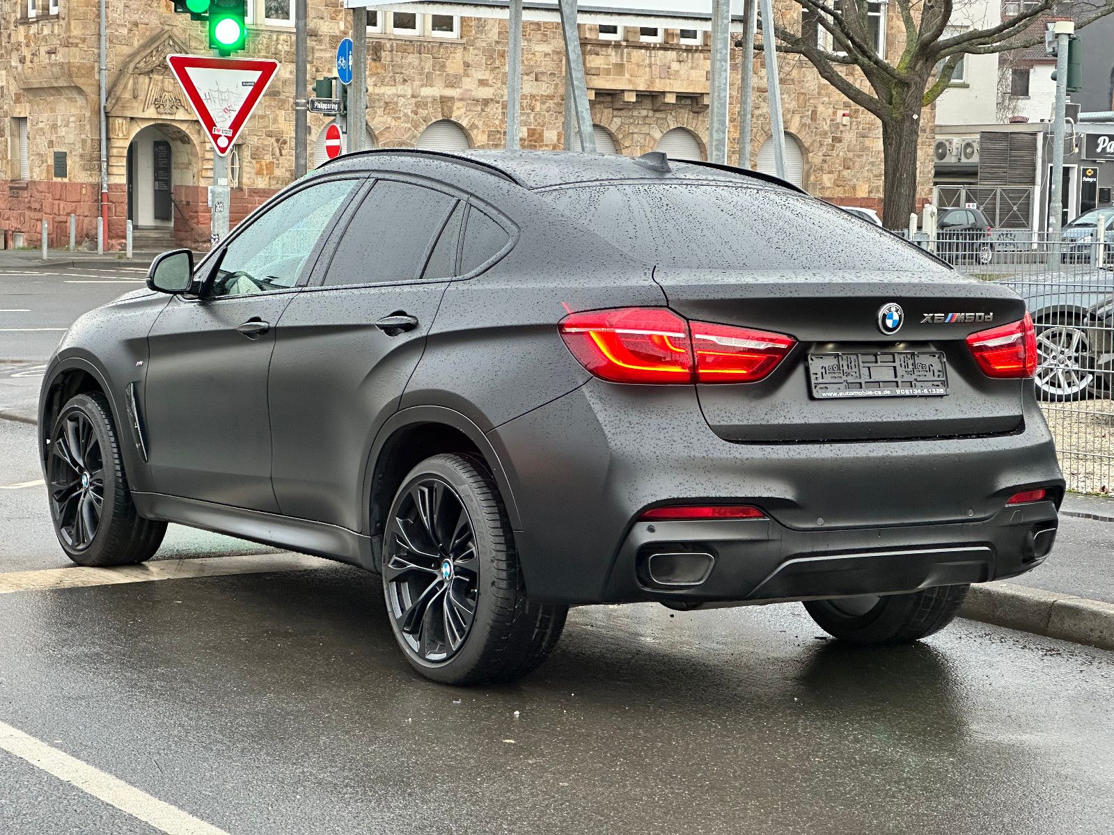 Fahrzeugabbildung BMW X6 M50 M SPORTPAKET*AHK+KAMERA*