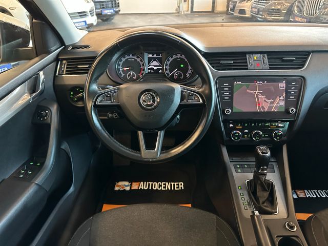 Skoda Octavia Combi Soleil *ACC*NAVI*PDC*SZHZ*APPLE*