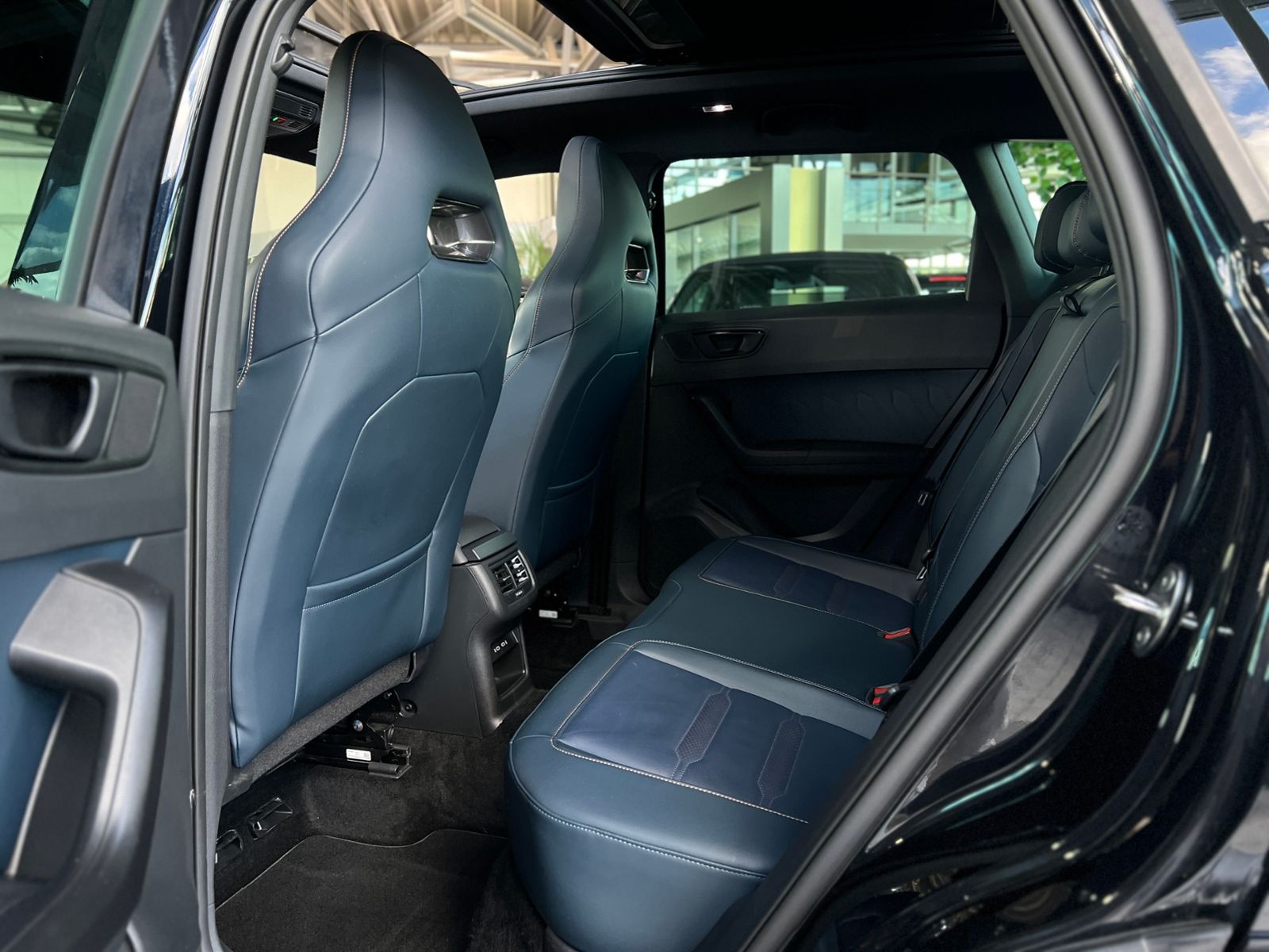 Fahrzeugabbildung CUPRA ATECA Limited Edition MY21 4Drive PANO NAV LEDER