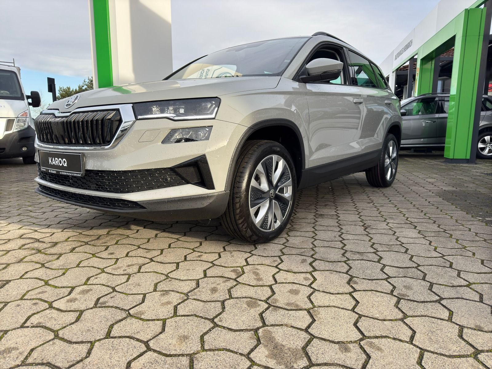 Fahrzeugabbildung SKODA Karoq 1.5 TSI DSG*RFK*NAV*Matrix*ACC*eHeck