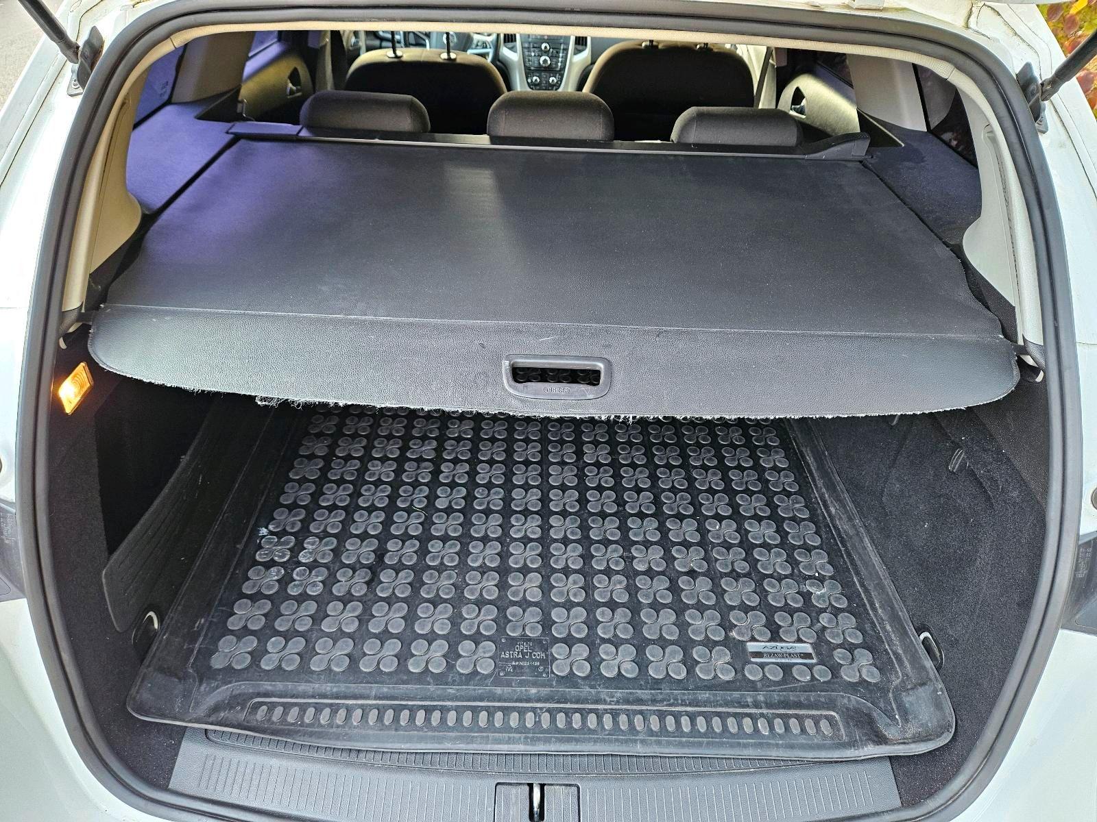 Opel Astra 2013 — photo 14