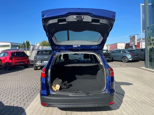 Fahrzeugabbildung Ford Focus Zahnriemen NEU Klimaautomatik Navi SHZ AHK