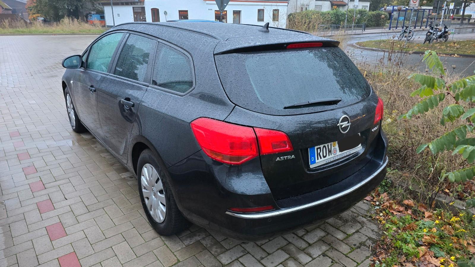 Opel Astra 2013 — engine 1.686 cm³, 131 HP (96kW)