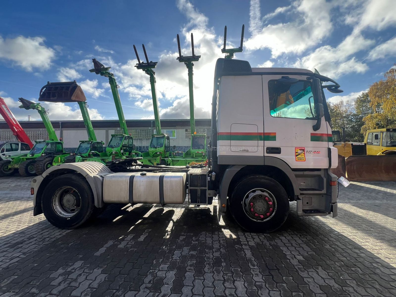 Fahrzeugabbildung Mercedes-Benz Mercedes Benz Actros 1844