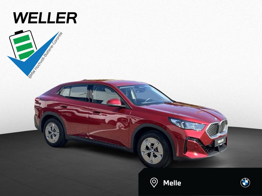 BMW iX2 xDrive30 HUD Navi LED Klima PDC el. Fenster