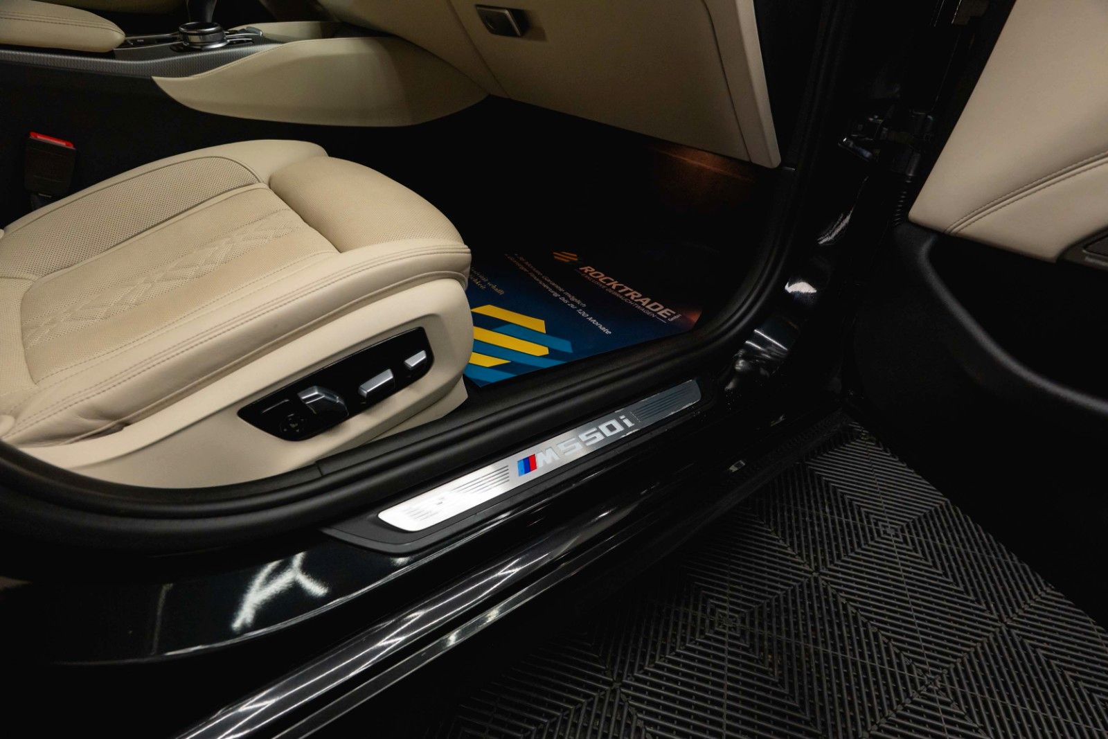 Fahrzeugabbildung BMW M550i xDrive Shadow Line | ACC | Massage | LED