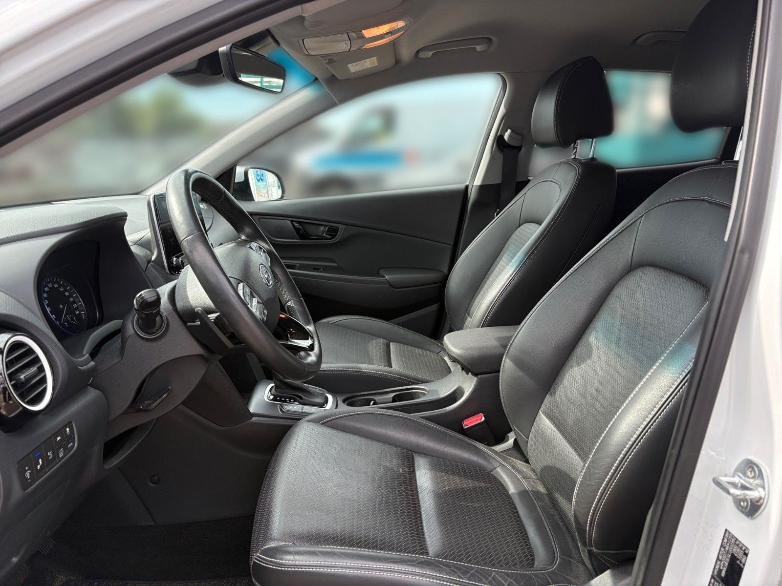 Fahrzeugabbildung Hyundai Kona Premium Hybrid