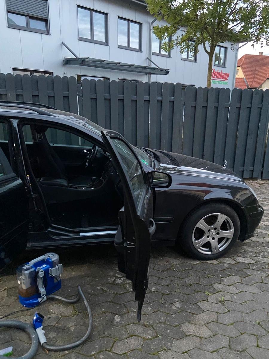 Mercedes-Benz C220 2006 — photo 13