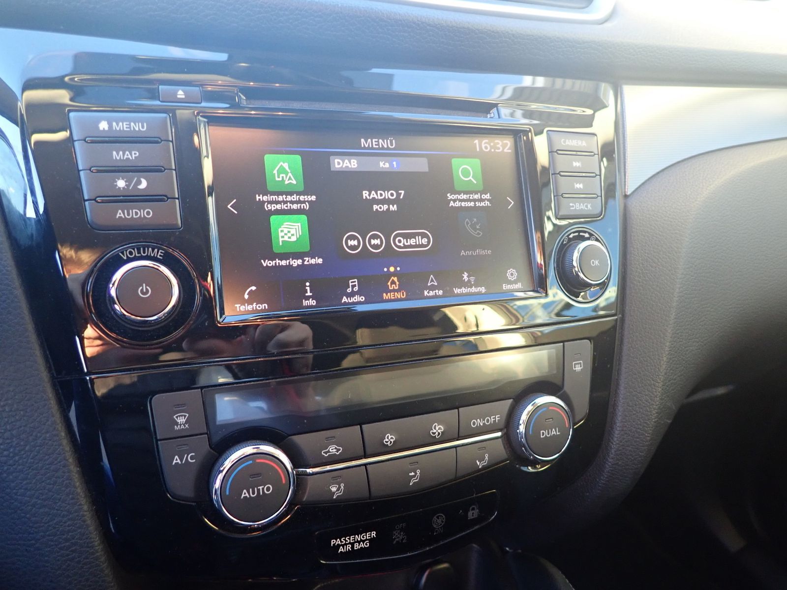Fahrzeugabbildung Nissan Qashqai 1.3 DIG-T 160PS N-Connecta DCT