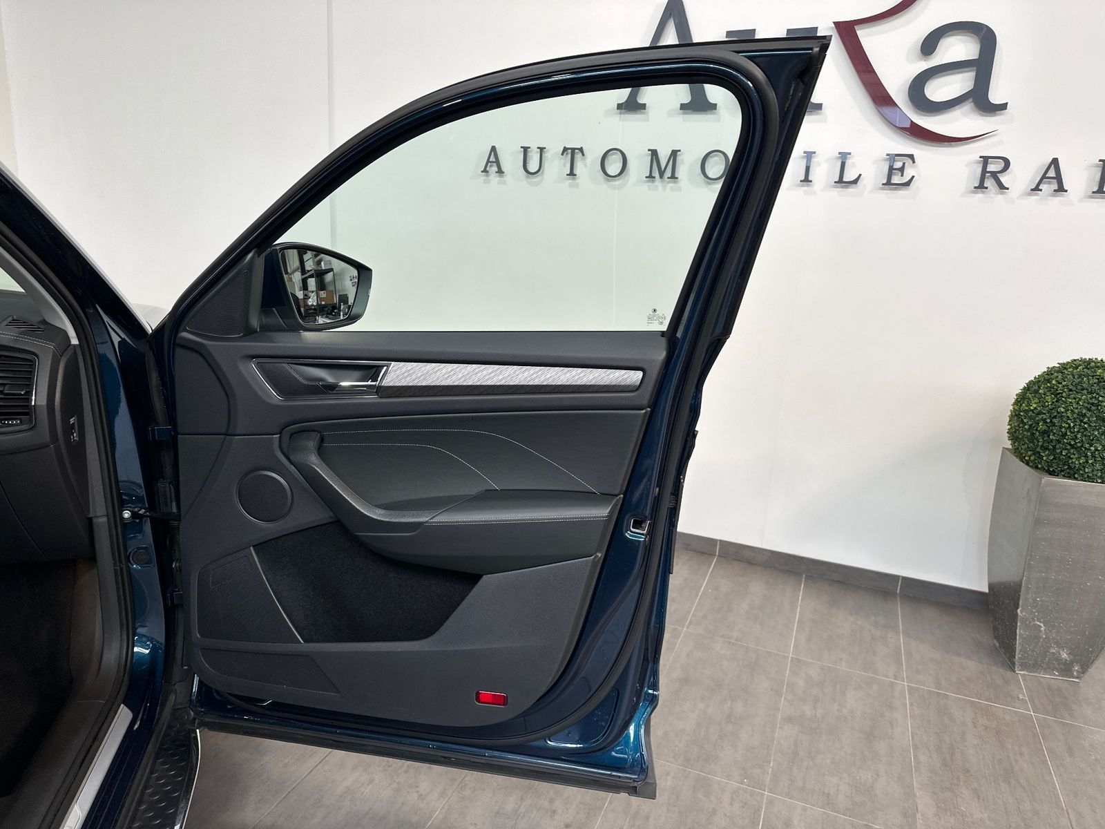 Fahrzeugabbildung SKODA Kodiaq 2.0 TDI DSG Style NAV+LED+PANO+AHK+STHZ