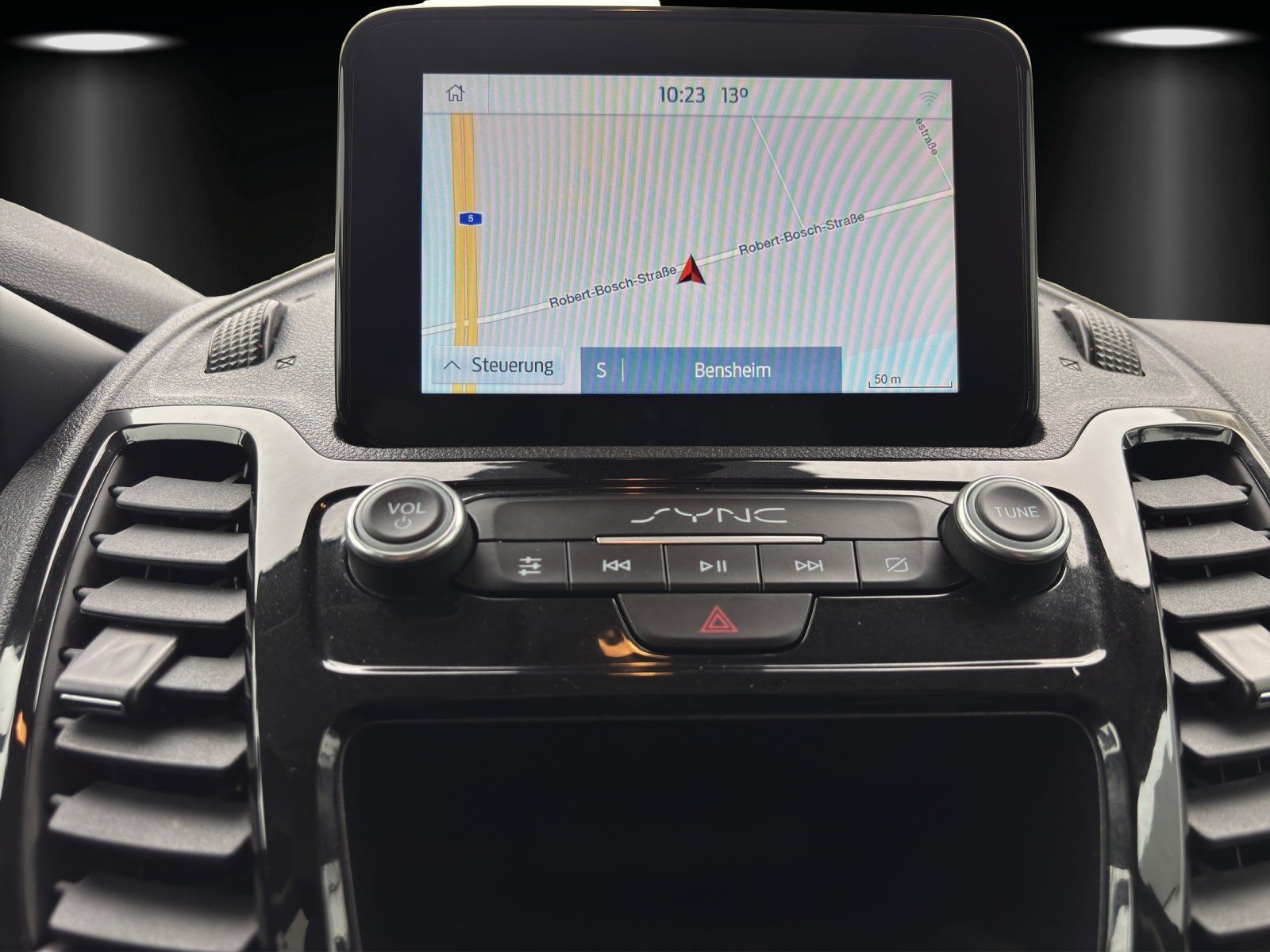 Fahrzeugabbildung Ford Tourneo Connect 1.5 TDCi Titanium Bi-Xe/ACC/PANO