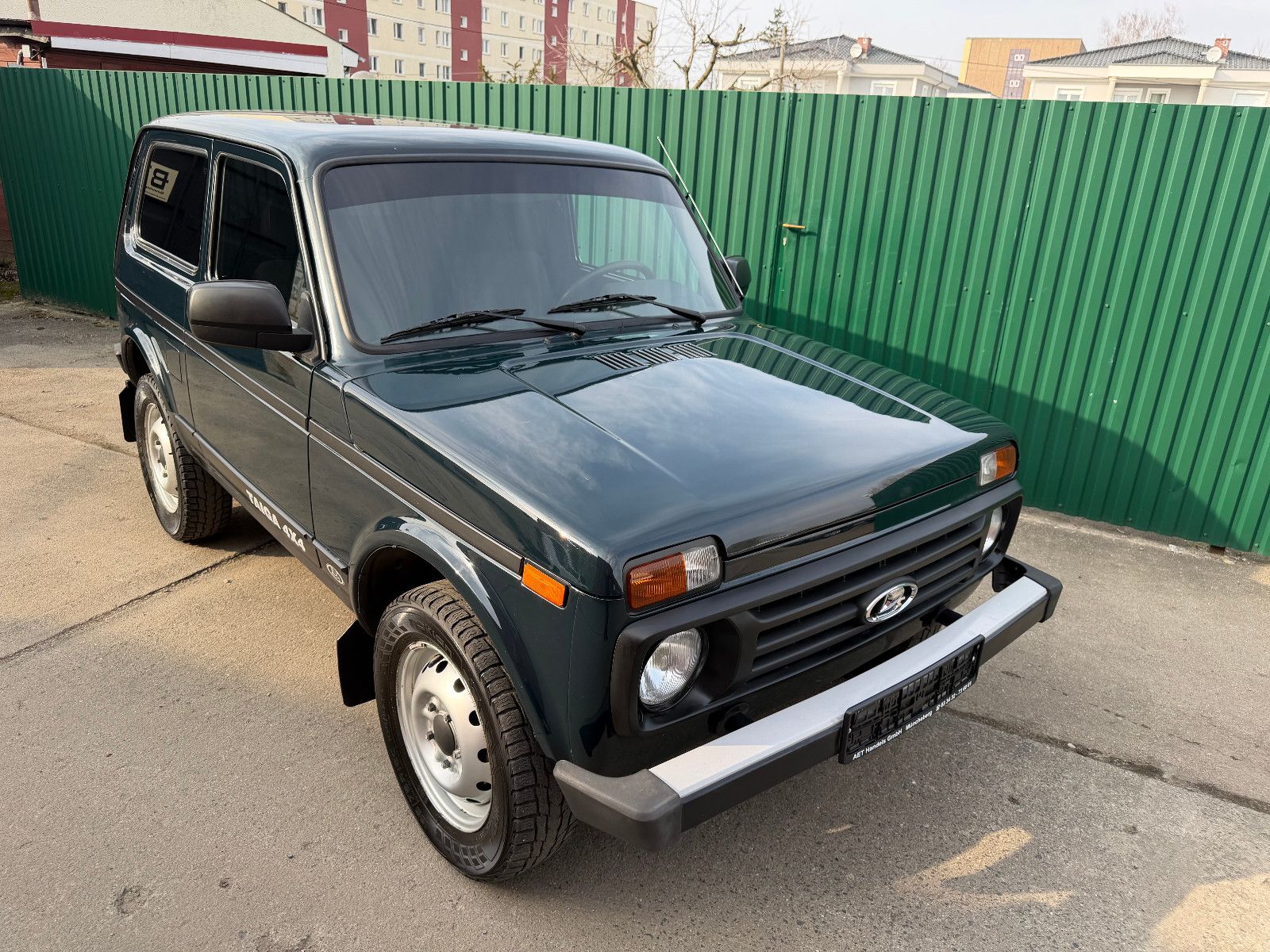 Fahrzeugabbildung Lada TAIGA-NIVA / AHK / ZV /  RADIO / SOFORT