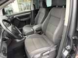 Volkswagen Touran 2.0 TDI Highline AHK  - Volkswagen Touran aus 2007: Highline