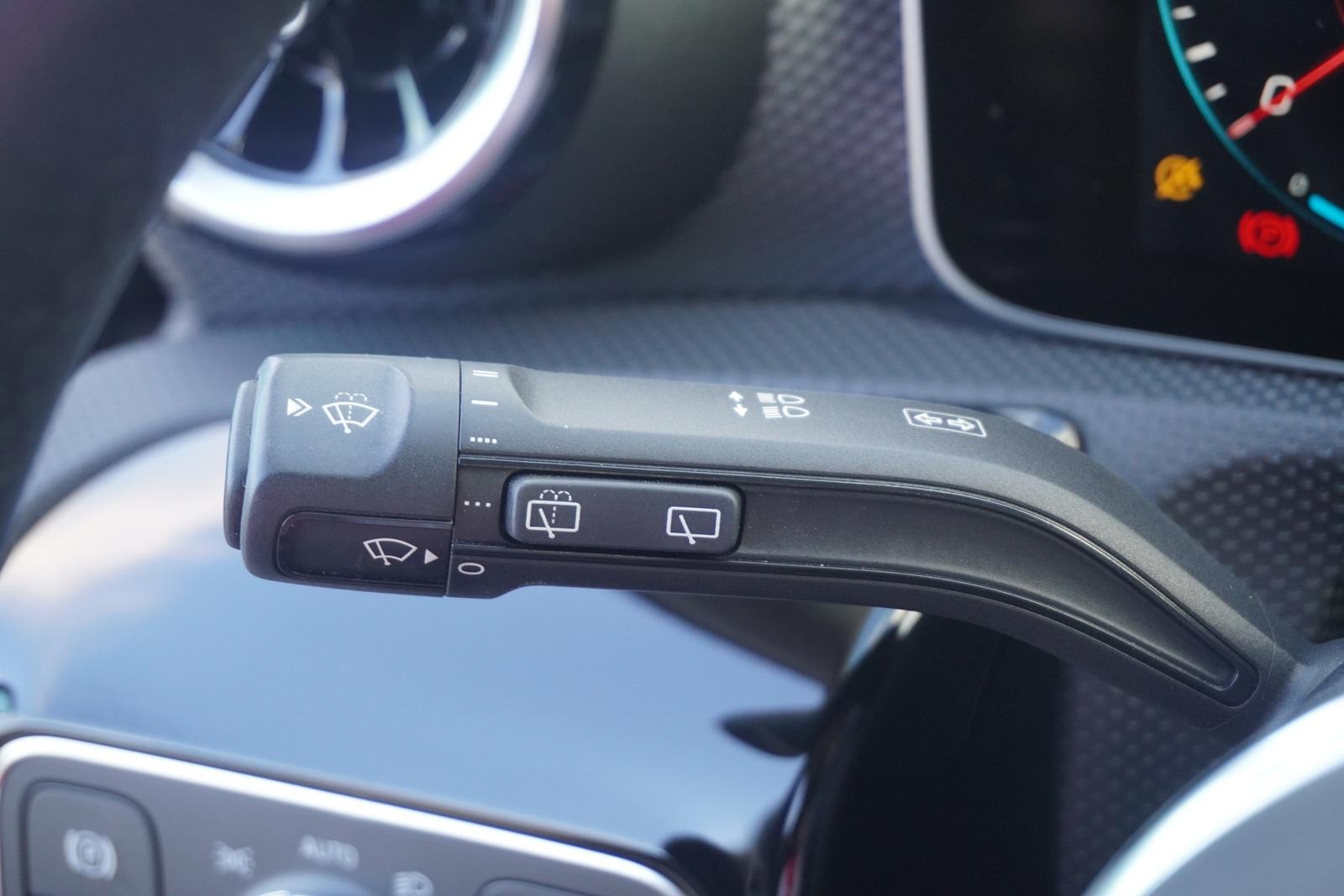 Mercedes-Benz A180 Progressive 7G-DCT LED Navi Kamera Tempomat