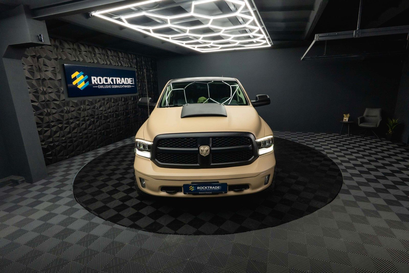 Fahrzeugabbildung Dodge RAM 5.7 V8 HEMI 4x4 RAPTOR LONGBED HARDTOP LED