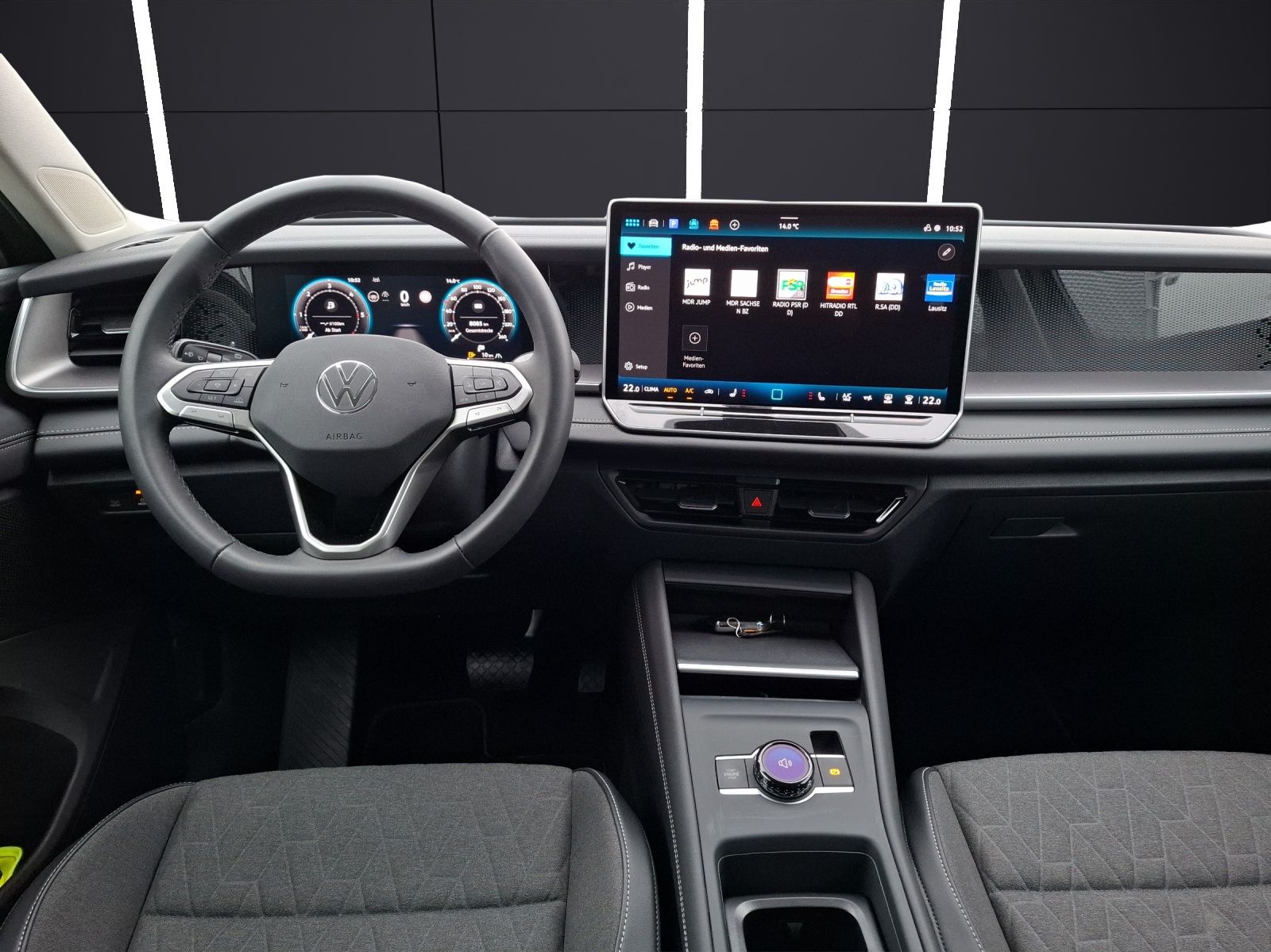 Fahrzeugabbildung Volkswagen Tayron TDI Life DSG 4M LED AHK Navi HUD AID ACC