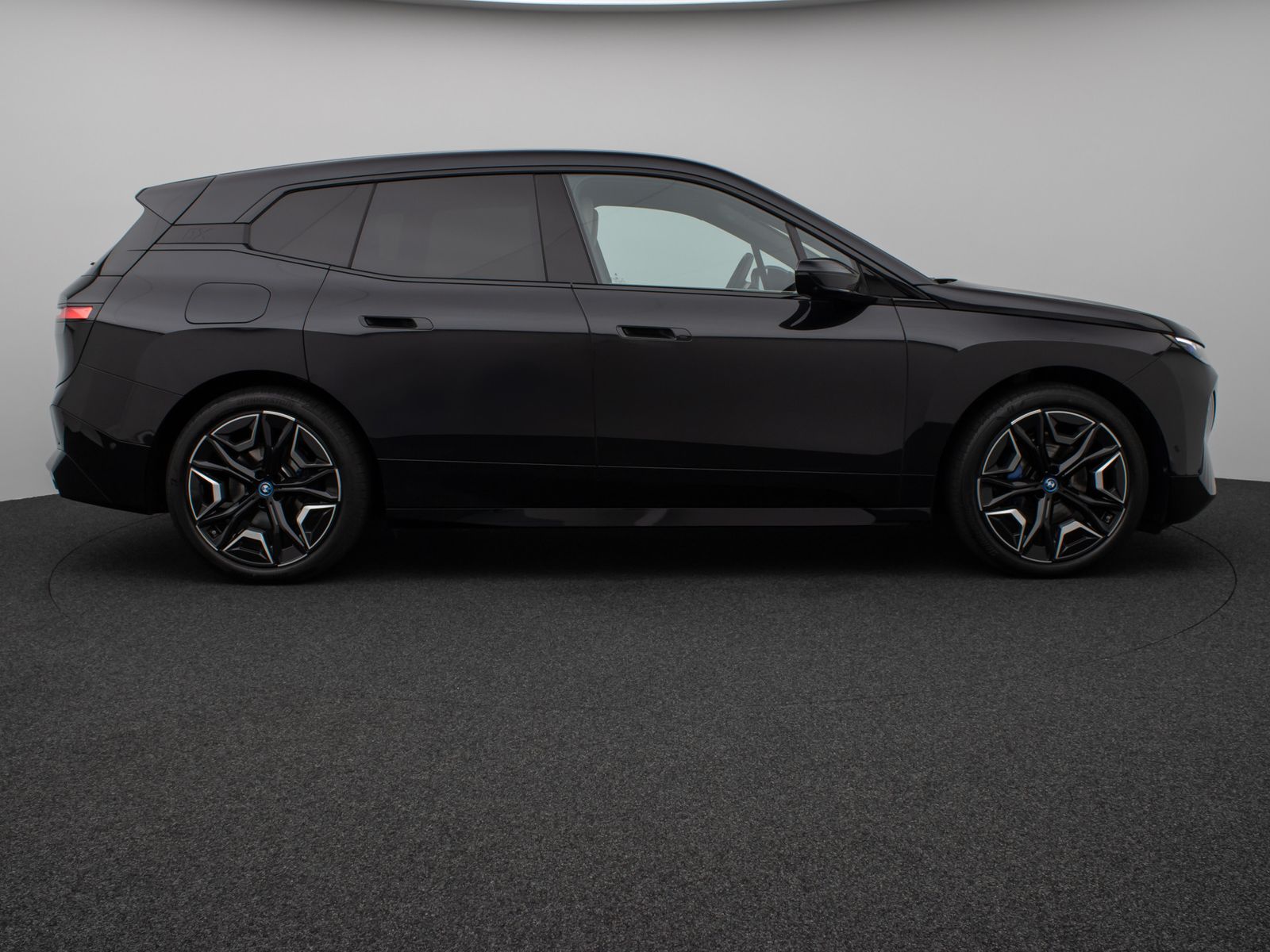 Fahrzeugabbildung BMW iX xD40 Laser 360°DAB H/K SoftCl ACC AHK Sport