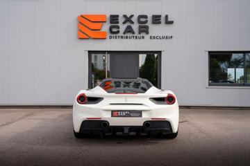 2015 Ferrari 488 GTB 照片 7