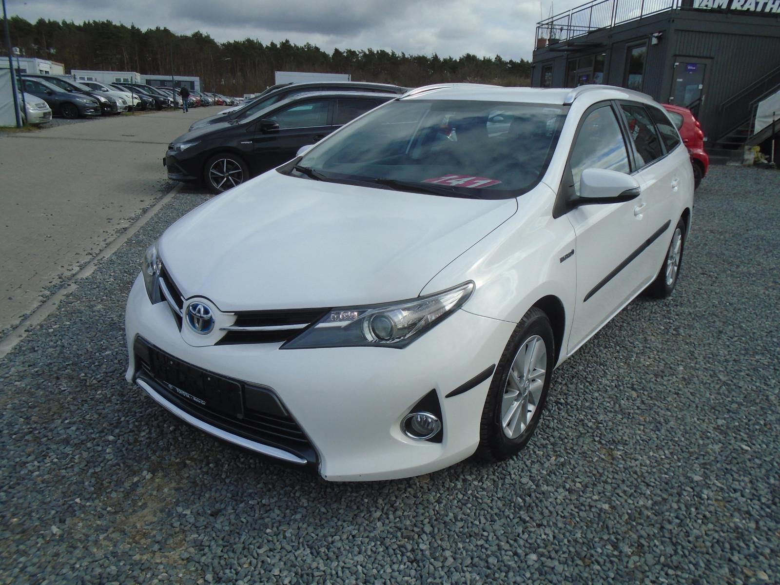 Toyota Auris Touring Sports Hybrid Life