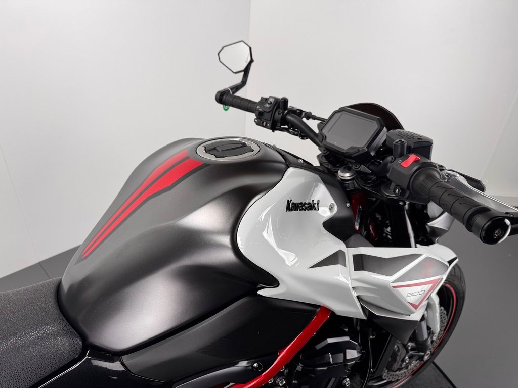 Fahrzeugabbildung Kawasaki Z900 *TOP-ZUSTAND *BODIS *KURZES HECK