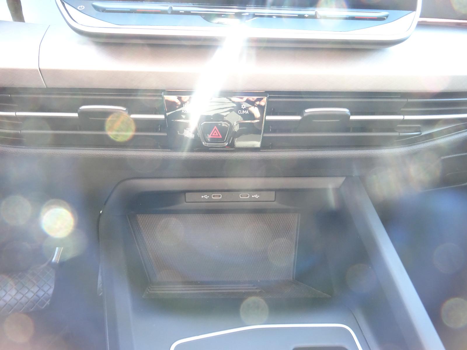 Volkswagen Golf VIII Lim. Life 1.5 eTSI LED Navi PDC Temp., миниатюра 17