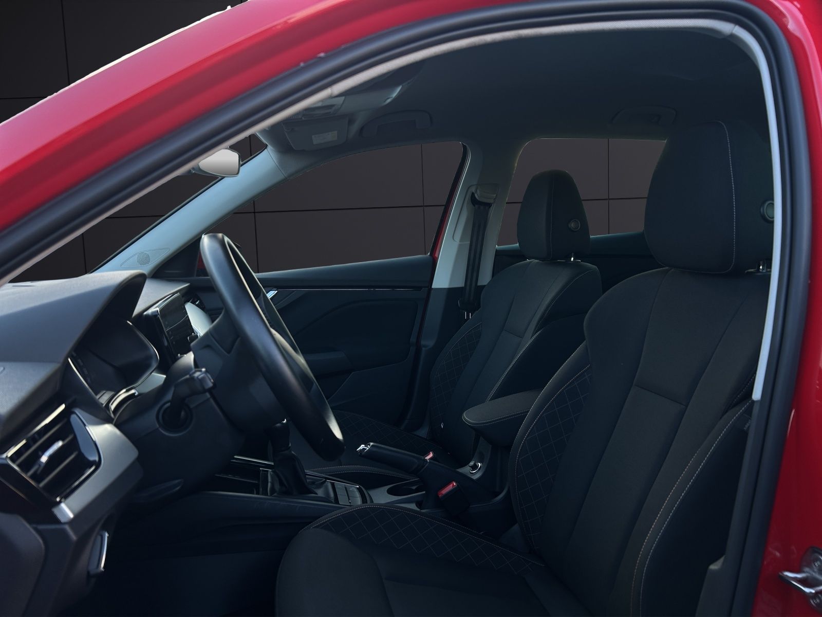 Fahrzeugabbildung SKODA Kamiq TSI Drive-125 LED Climatronic GRA PDC SH L