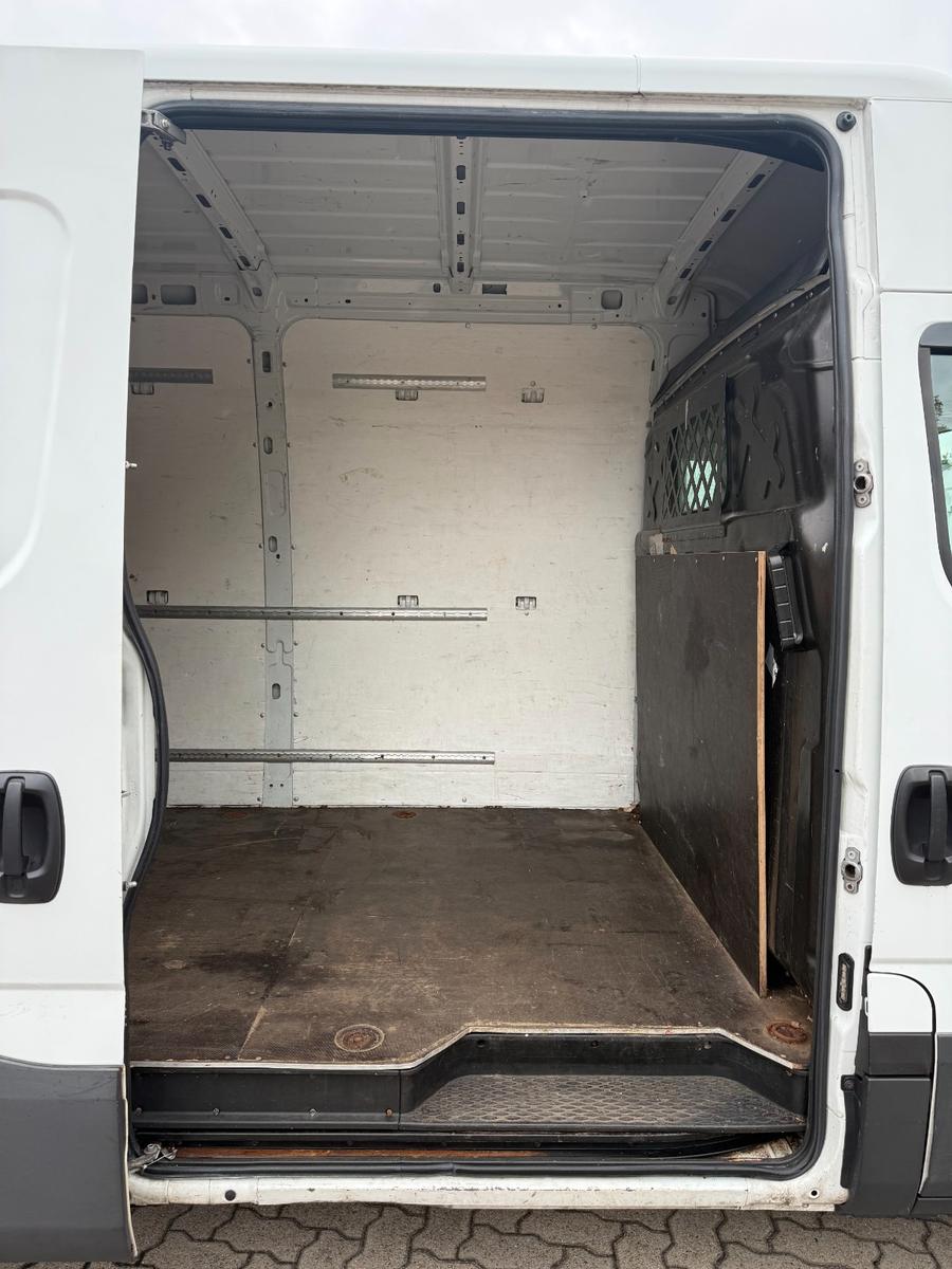 Iveco Daily Kasten CAM/AUTOMATIK/3-Sitzer/Ohne Ad Blue
