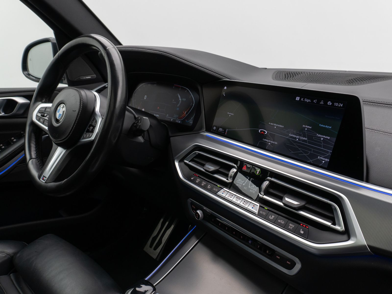 Fahrzeugabbildung BMW X5 xD25d M Sport Panorama Kamera HUD DAB H/K AHK