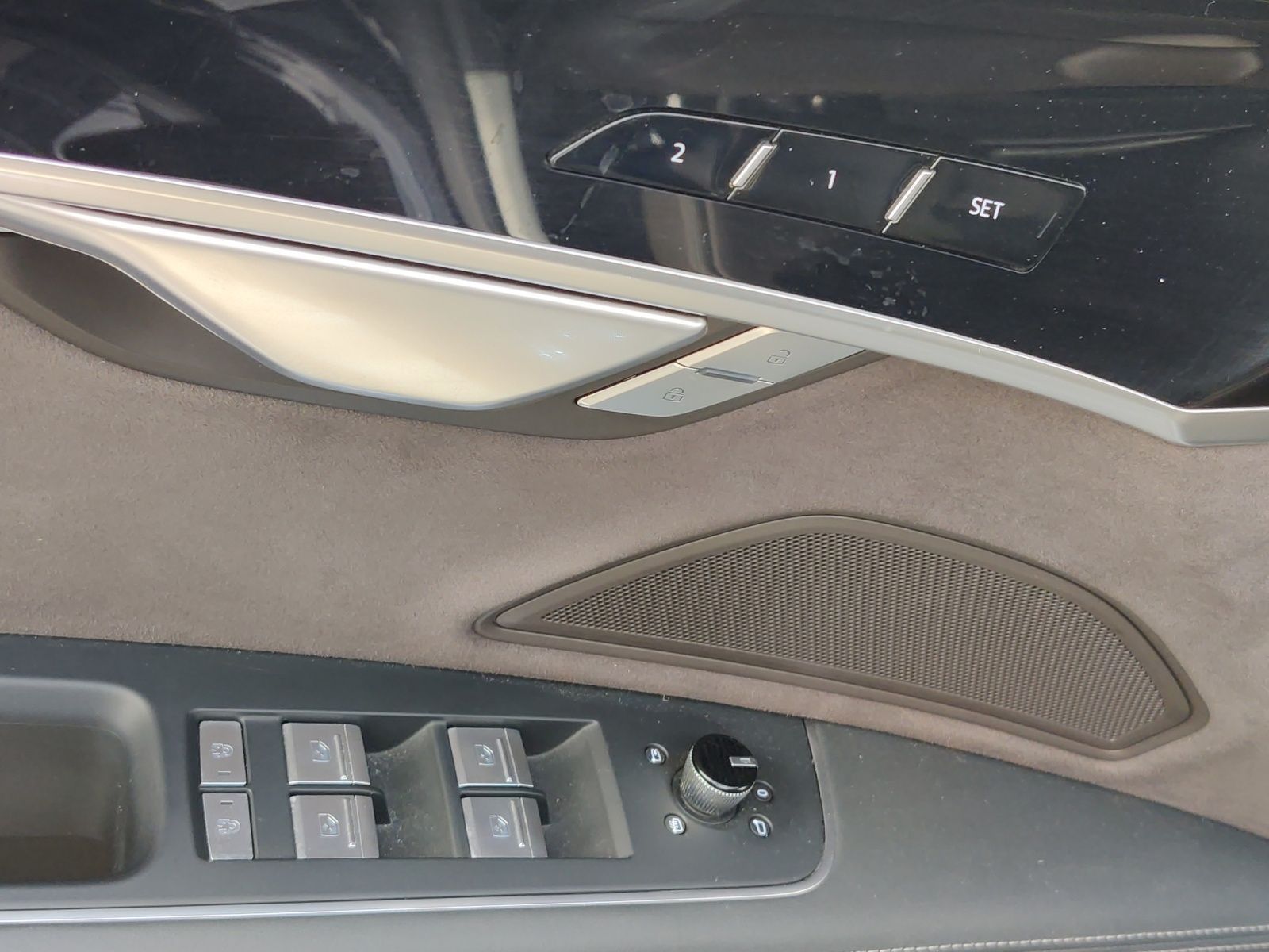 Audi A8 - Bild 16