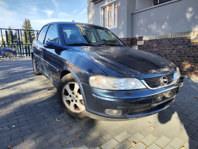 Opel Vectra 1.6 16V Selection